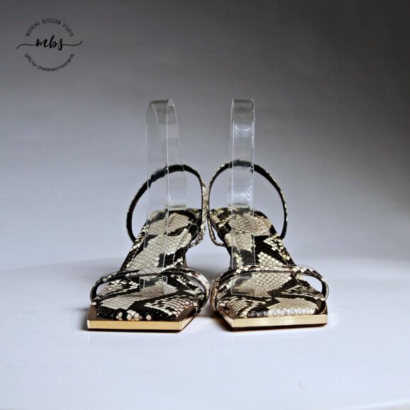 NIB Good American Standout Snake Print Square Toe Sandals Gray Gold Women 9.5 - Picture 5 of 16